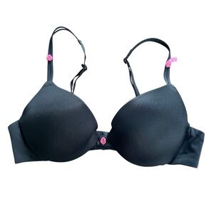 Maidenform Black and Pink T-Shirt Bra with Underwire